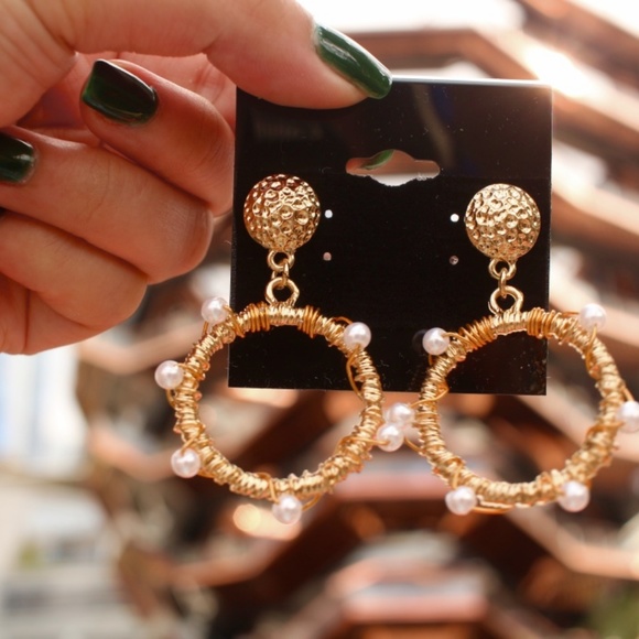 WowNYC Jewelry - New Pearl Round Dainty Wire Dangle Gold Earrings